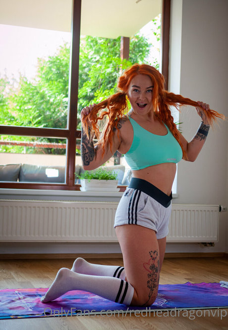 Foto di nudo di fuga di OnlyFans di Redheadragonvip
