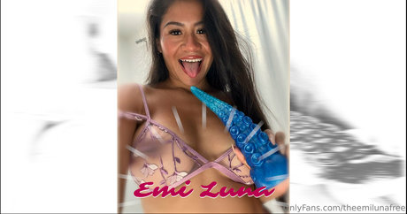 Foto di nudo di fuga di OnlyFans di Theemilunafree