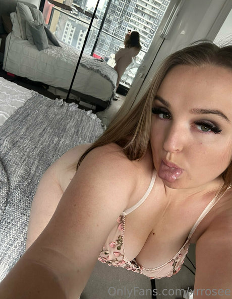Foto di nudo di fuga di OnlyFans di Tayroseex2