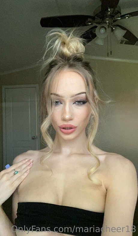 Foto di nudo di fuga di OnlyFans di Mariacheer18