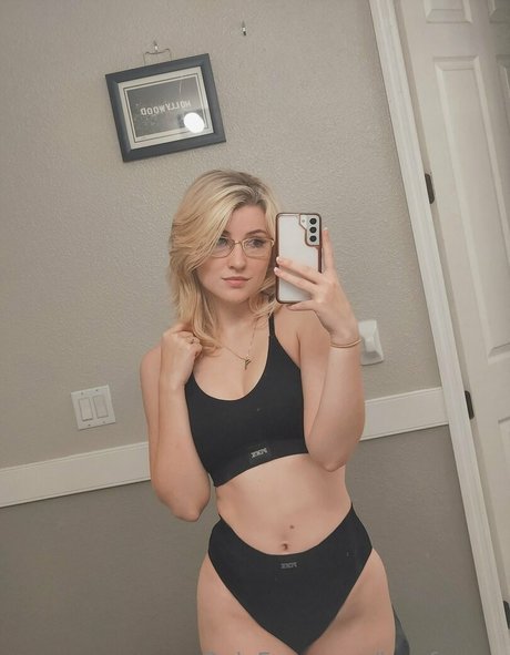 Foto di nudo di fuga di OnlyFans di Lexie Grace Love