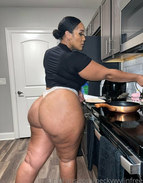 Foto di nudo di fuga di OnlyFans di Beckkywylin