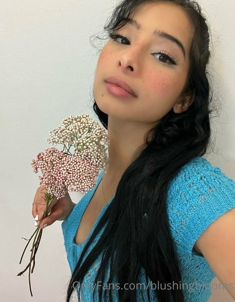 Foto di nudo di fuga di OnlyFans di Blushingblooms