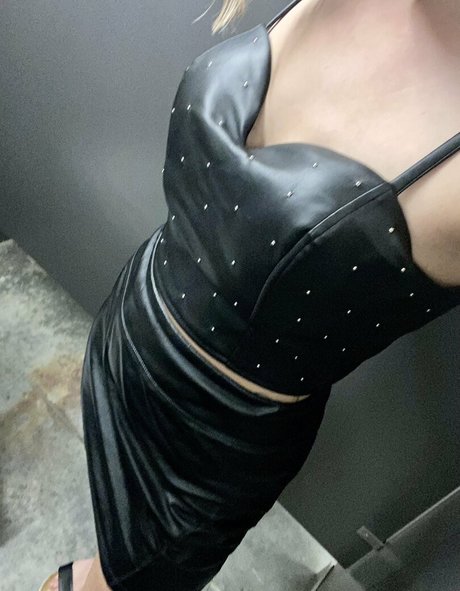 Foto di nudo di fuga di OnlyFans di Cleverbelle5