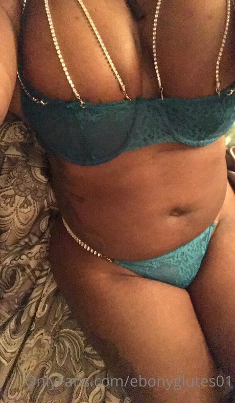 Foto di nudo di fuga di OnlyFans di Ebonyglutes01