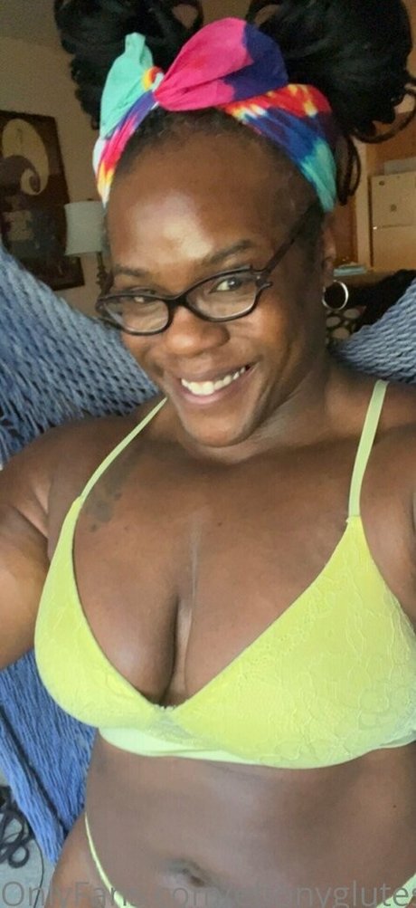 Foto di nudo di fuga di OnlyFans di Ebonyglutes01