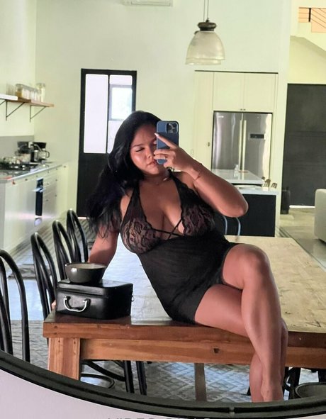 Curvymoanaaa