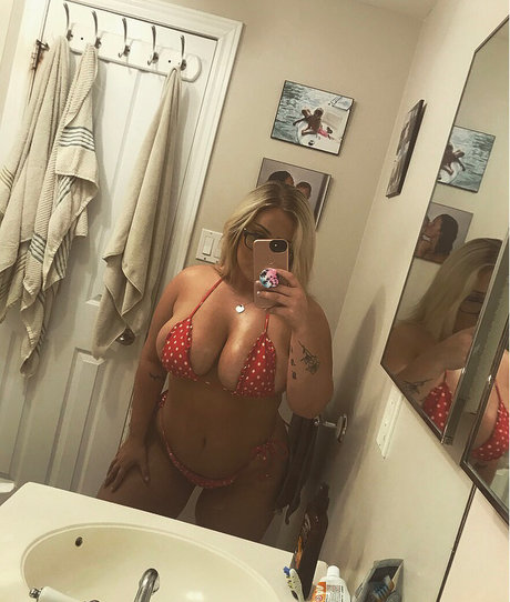 Lilly Alcorn