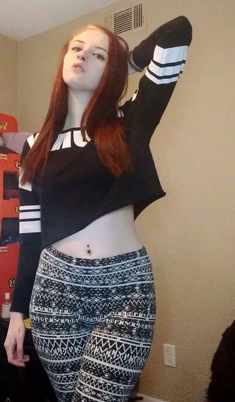 Foto di nudo di fuga di OnlyFans di Benzbabe