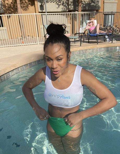 Thatonegirlmikeyvlogs