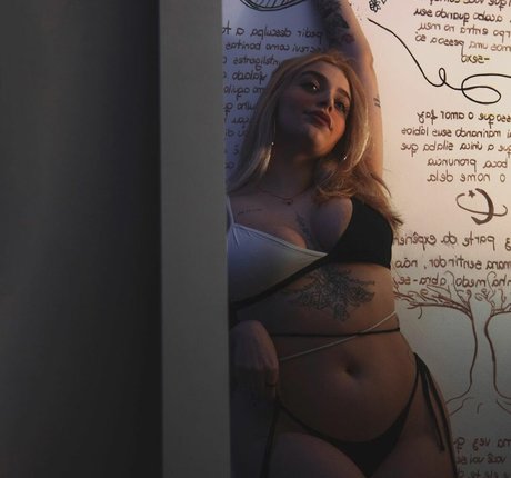Foto di nudo di fuga di OnlyFans di Stef Mwndstef