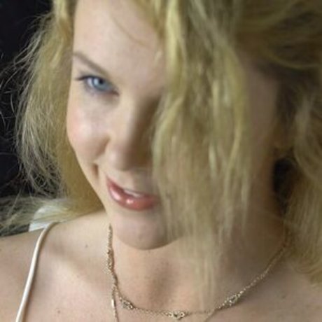 Foto di nudo di fuga di OnlyFans di Behind The Scenes