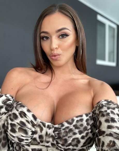 Foto di nudo di fuga di OnlyFans di Realarmaniblack
