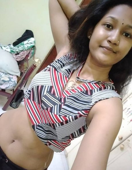 Foto di nudo di fuga di OnlyFans di Indian Exhibition