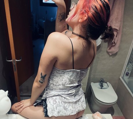Hornypeach23