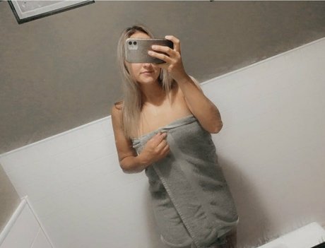 Foto di nudo di fuga di OnlyFans di Chelseerae