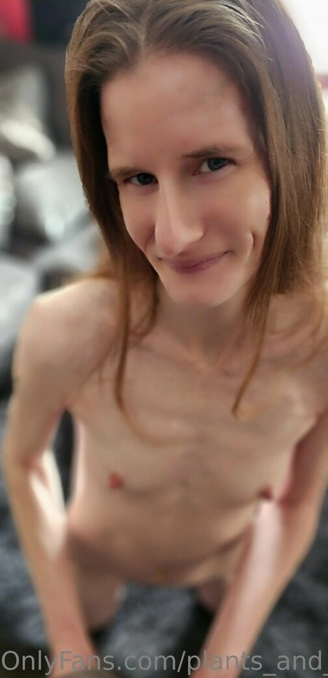 Foto di nudo di fuga di OnlyFans di Plantsandpiercings
