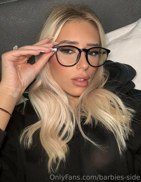 Foto di nudo di fuga di OnlyFans di Barbiesside
