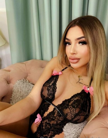 Bellahotxx