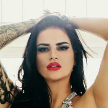 Foto di nudo di fuga di OnlyFans di Saskia Howard Clarke