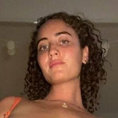 Foto di nudo di fuga di OnlyFans di Ondine Mirosch
