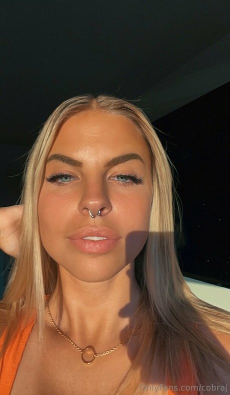 Foto di nudo di fuga di OnlyFans di Cobraj