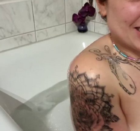 Foto di nudo di fuga di OnlyFans di Lunaticminx