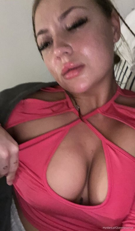 Foto di nudo di fuga di OnlyFans di Queentesencja