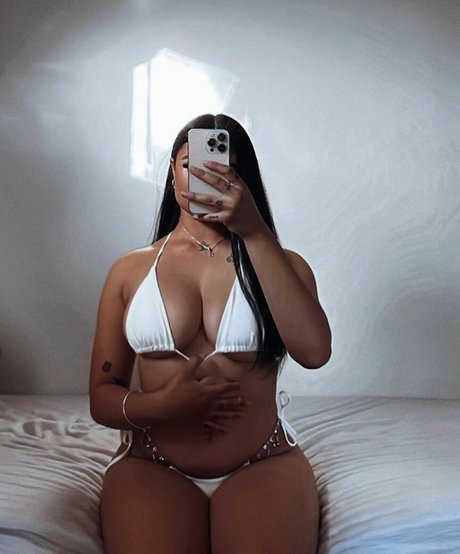 Foto di nudo di fuga di OnlyFans di Taylaraywhite