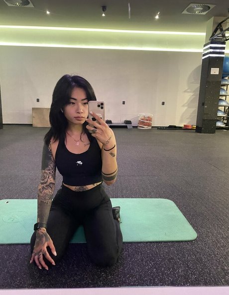 Foto di nudo di fuga di OnlyFans di Asianiina