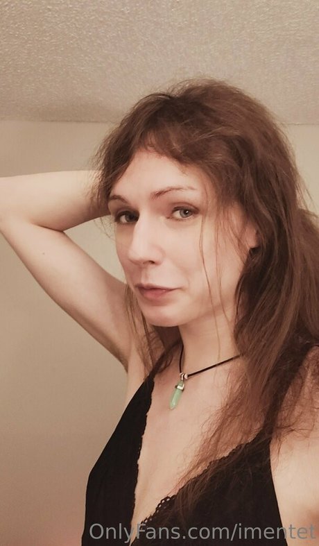Foto di nudo di fuga di OnlyFans di Imentet