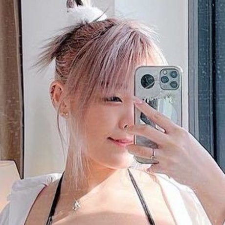 Foto di nudo di fuga di OnlyFans di Mikipuff