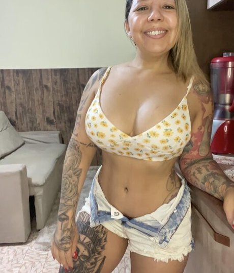 Foto di nudo di fuga di OnlyFans di Angela Silva