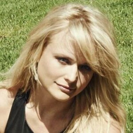 Foto di nudo di fuga di OnlyFans di Miranda Lambert