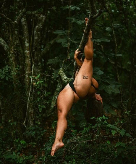 Ana E