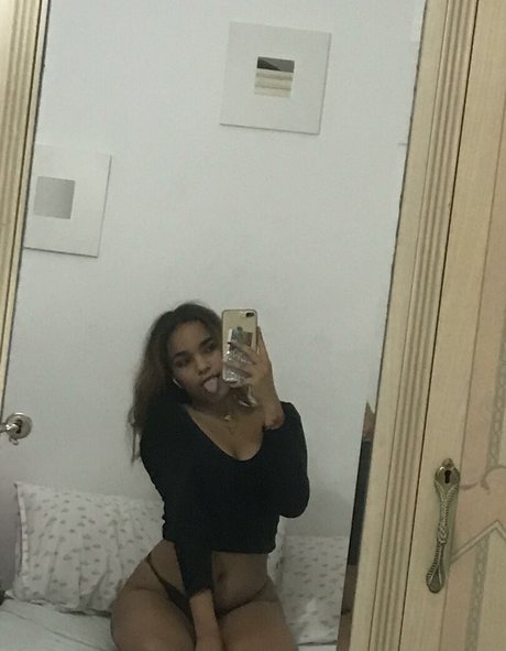 Foto di nudo di fuga di OnlyFans di Ginnet