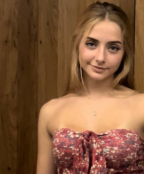 Foto di nudo di fuga di OnlyFans di Julie Remoissenet