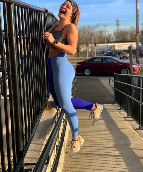 Foto di nudo di fuga di OnlyFans di Alysia Kelley