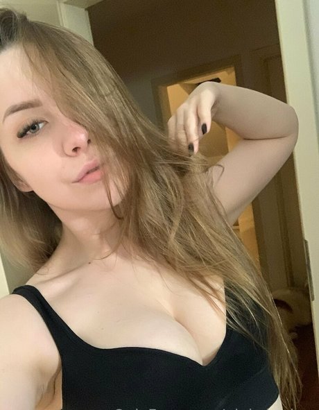 Foto di nudo di fuga di OnlyFans di Pinky Kraken