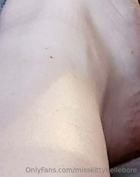 Foto di nudo di fuga di OnlyFans di Misskittyhellebore
