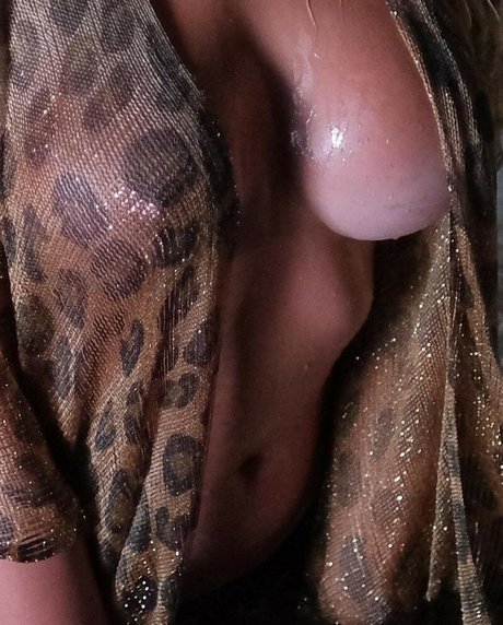 Foto di nudo di fuga di OnlyFans di Anita Giordano