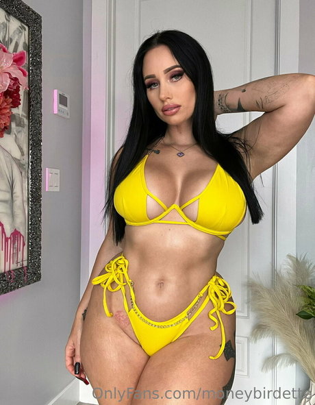 Foto di nudo di fuga di OnlyFans di Moneybirdette