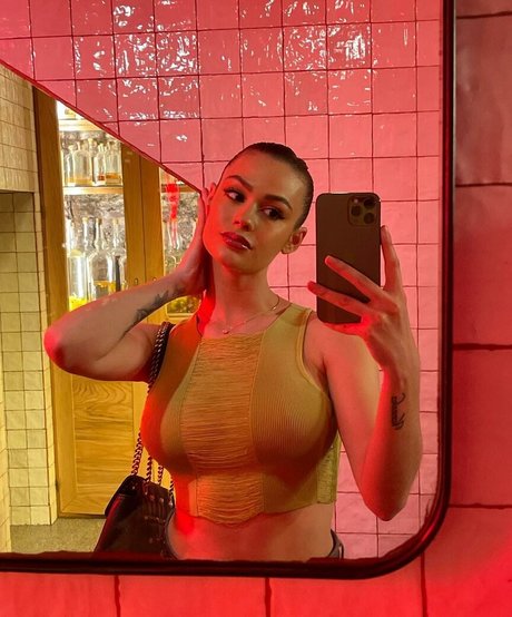 Foto di nudo di fuga di OnlyFans di Nadia Jemez