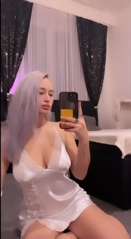 Foto di nudo di fuga di OnlyFans di Claudiroxa