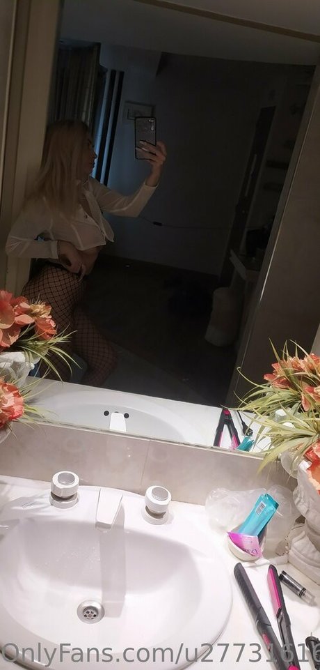 Foto di nudo di fuga di OnlyFans di Rominababe