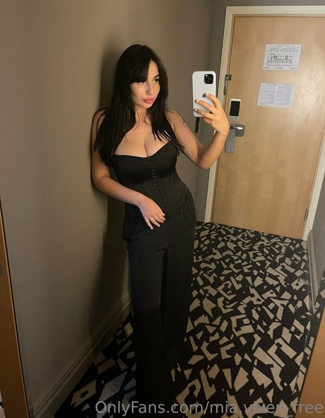 Foto di nudo di fuga di OnlyFans di Miavixenfree