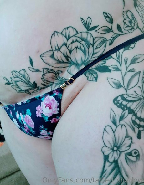 Foto di nudo di fuga di OnlyFans di Tattedshadow