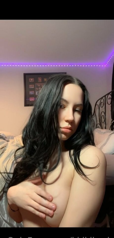 Foto di nudo di fuga di OnlyFans di Kkikikash