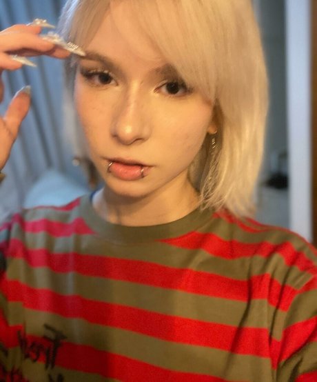 Foto di nudo di fuga di OnlyFans di Luh Setra