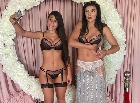 Foto di nudo di fuga di OnlyFans di Nourhene Hocini